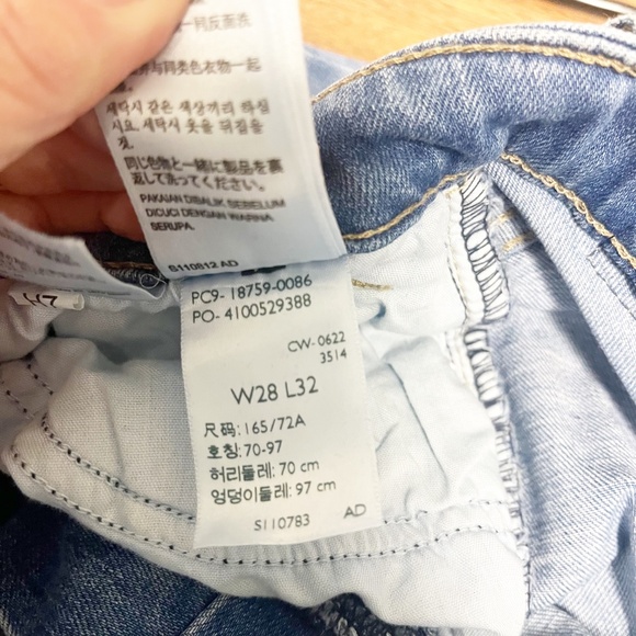 Levi's Women's 725 High Rise Bootcut Jeans 28 light wash - Picture 11 of 11